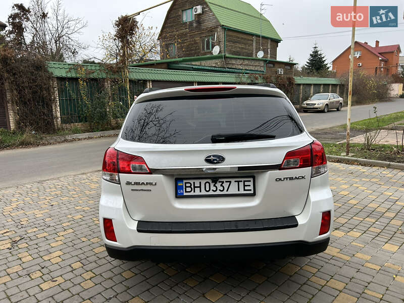 Универсал Subaru Outback 2010 в Одессе