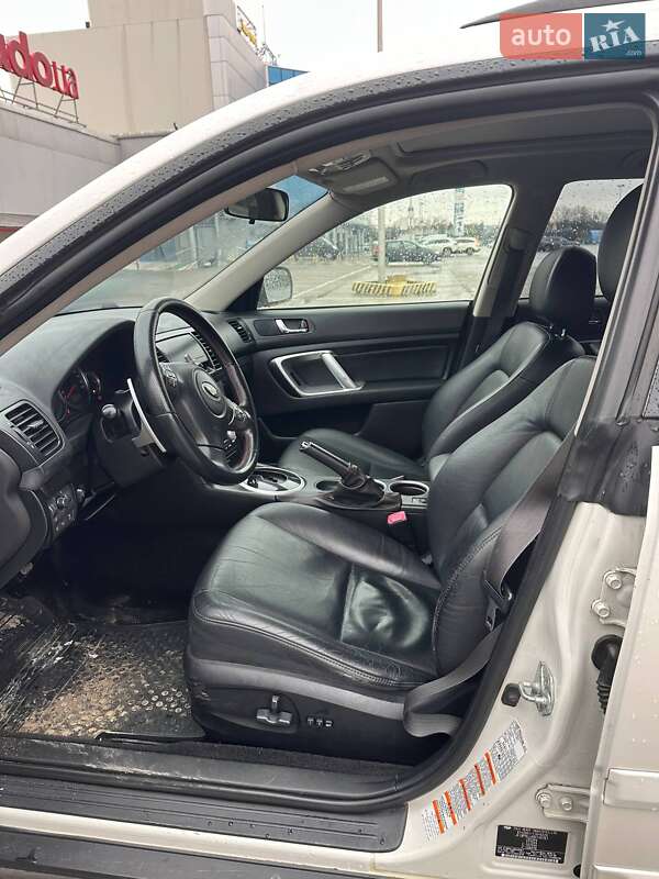 Универсал Subaru Outback 2008 в Черновцах