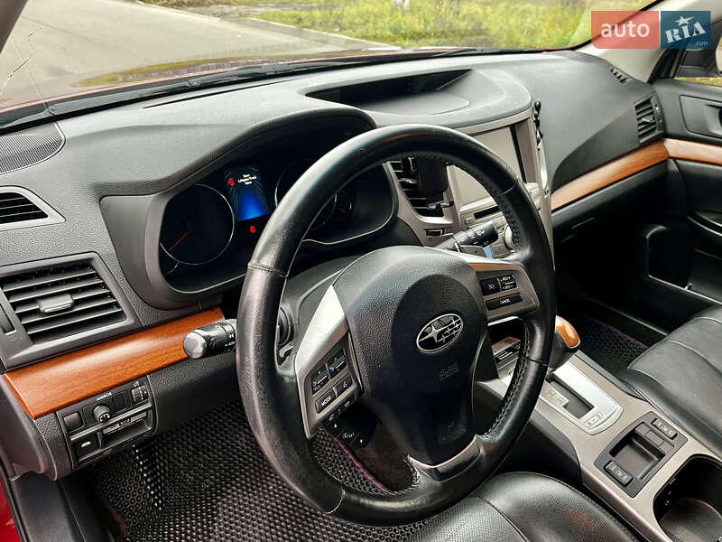 Универсал Subaru Outback 2012 в Киеве