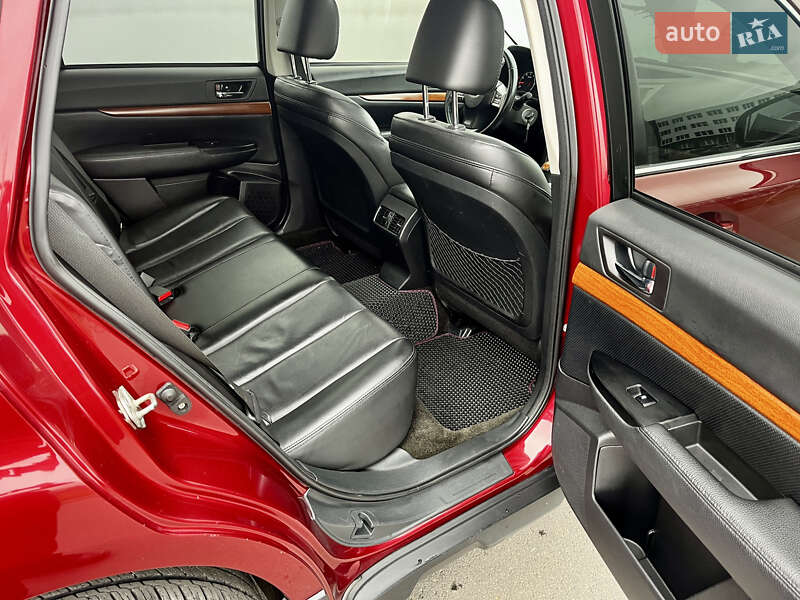 Универсал Subaru Outback 2012 в Киеве
