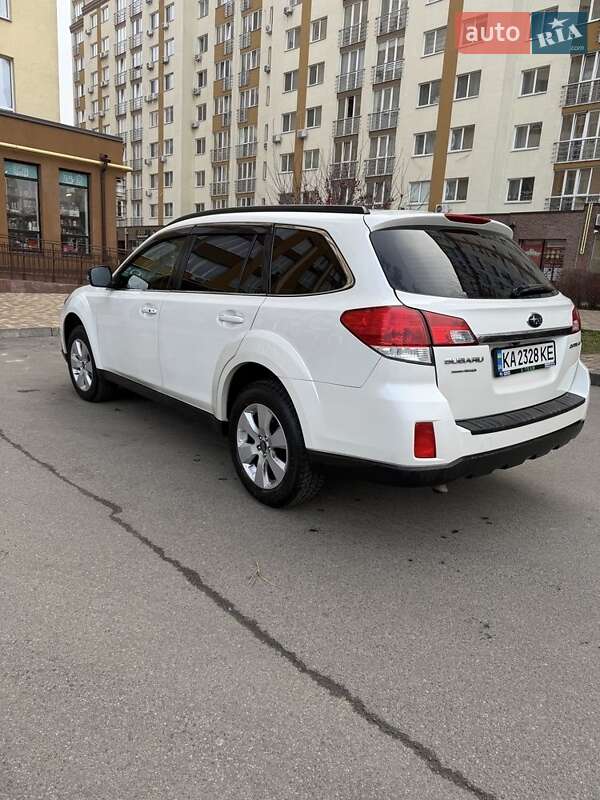 Subaru Outback 2011