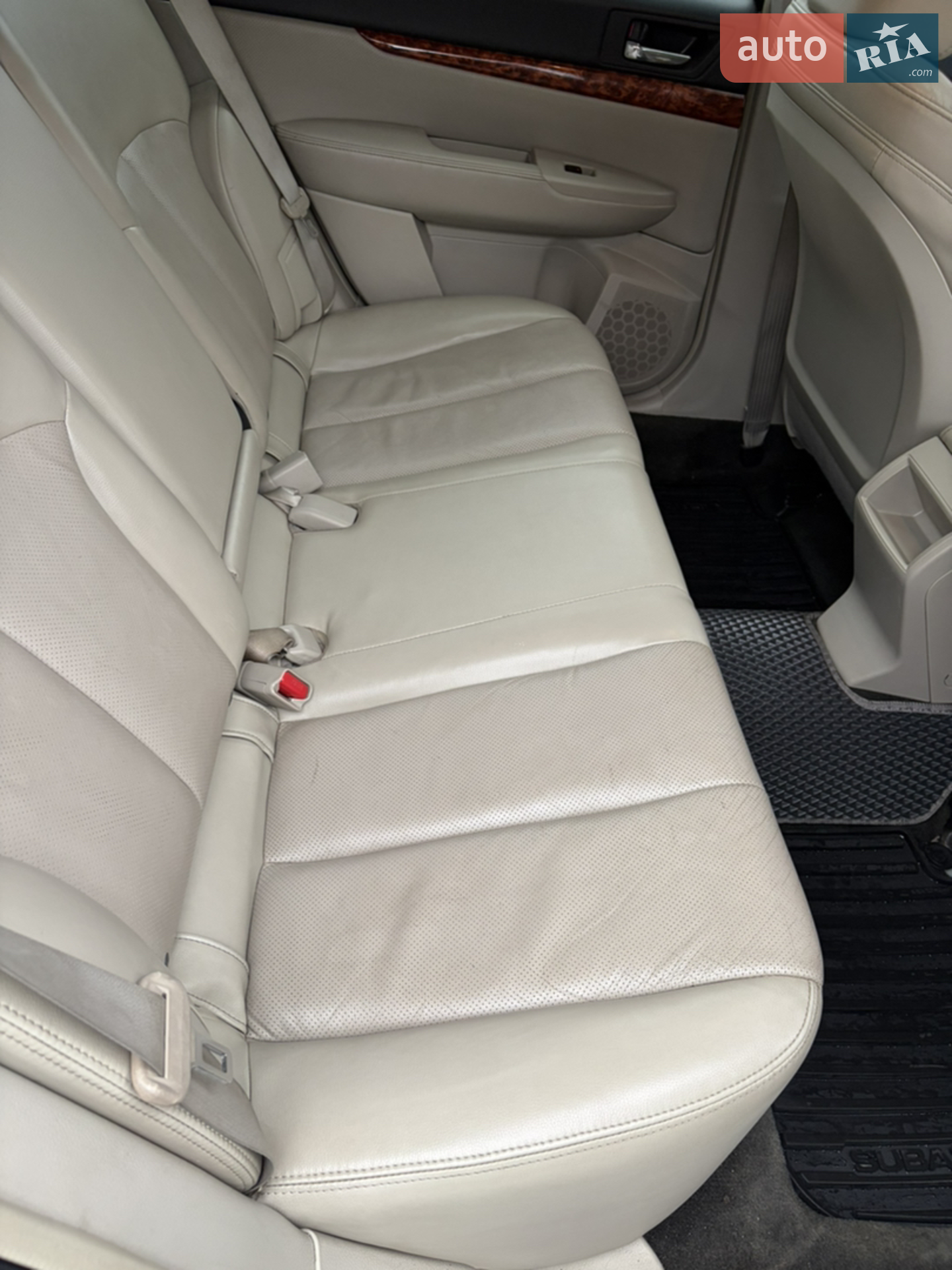 2011 Subaru Outback - мініатюра 16
