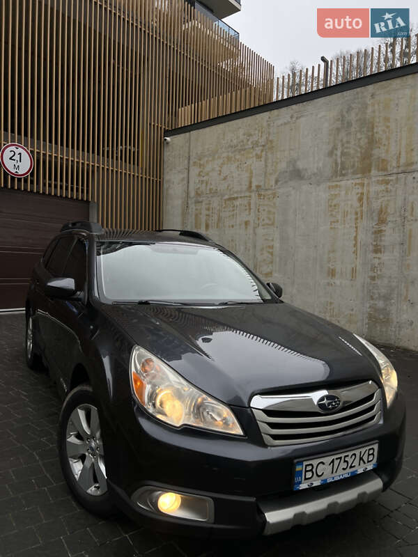 Subaru Outback 2012