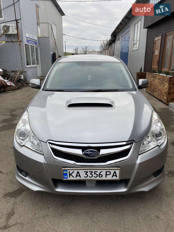 Универсал Subaru Outback 2010 в Николаеве