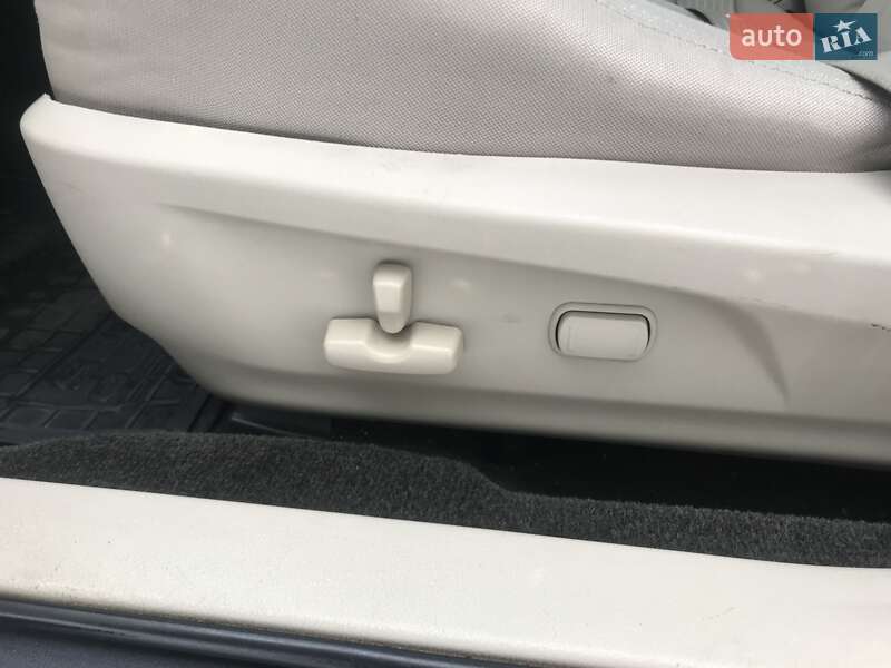 Універсал Subaru Outback 2012 в Києві