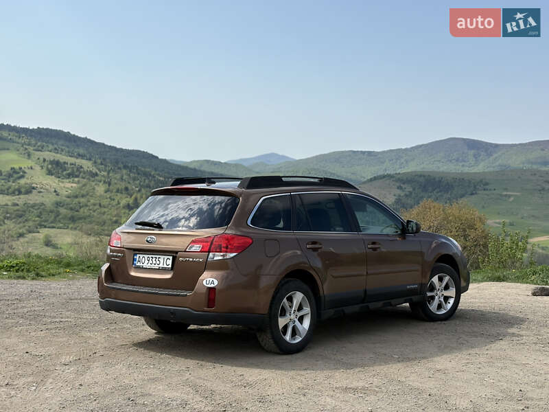 Универсал Subaru Outback 2013 в Ужгороде