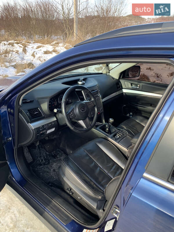 Универсал Subaru Outback 2010 в Николаеве