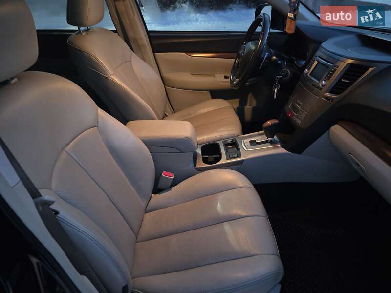 Универсал Subaru Outback 2013 в Тернополе