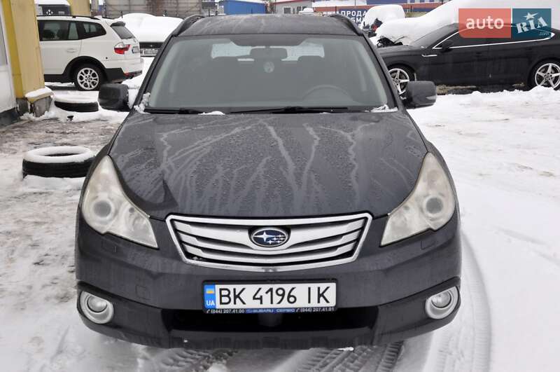 Универсал Subaru Outback 2010 в Львове