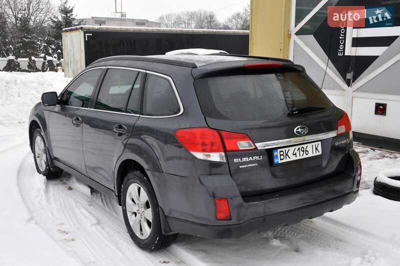 Универсал Subaru Outback 2010 в Львове