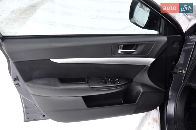 Универсал Subaru Outback 2010 в Львове