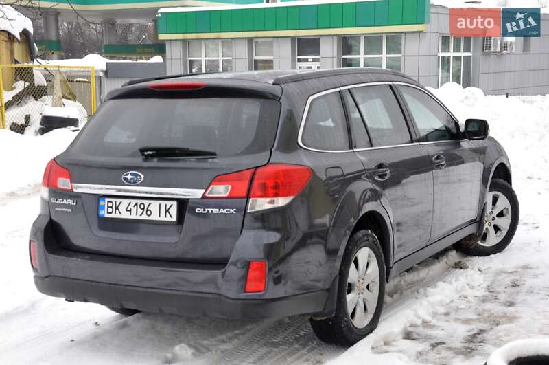 Универсал Subaru Outback 2010 в Львове