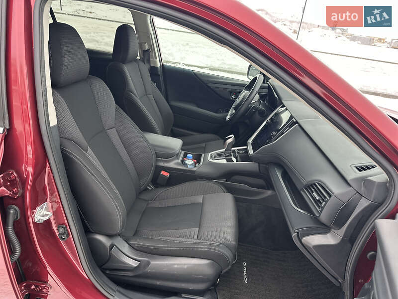 Внедорожник / Кроссовер Subaru Outback 2022 в Ровно