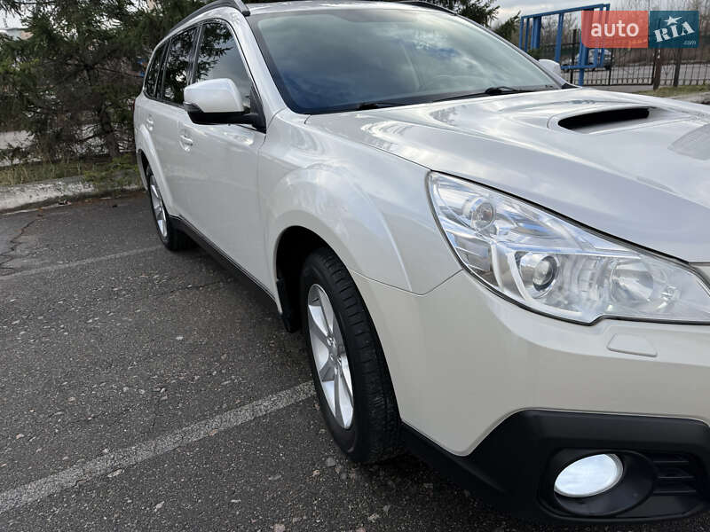 Универсал Subaru Outback 2013 в Киеве