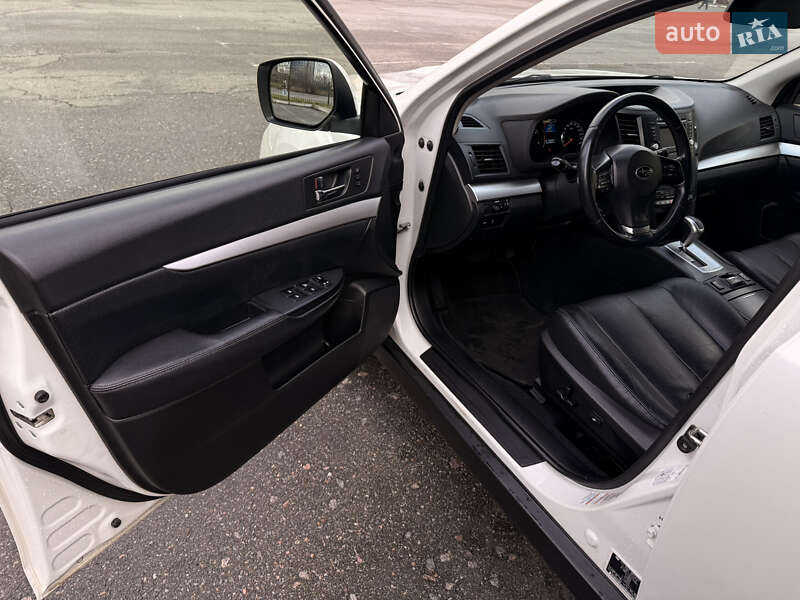 Универсал Subaru Outback 2013 в Киеве