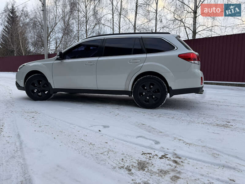 Універсал Subaru Outback 2010 в Києві