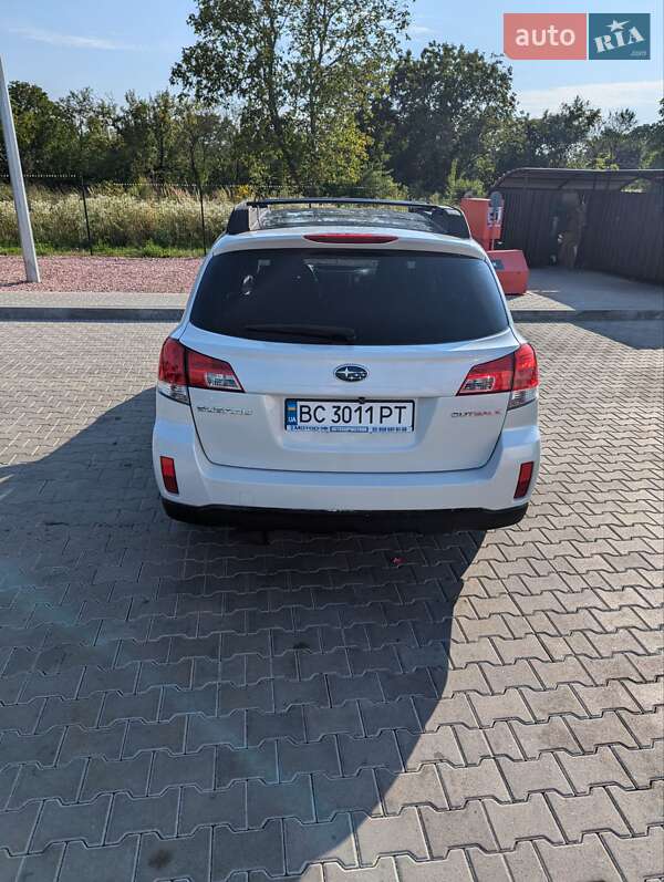 Универсал Subaru Outback 2013 в Стрые