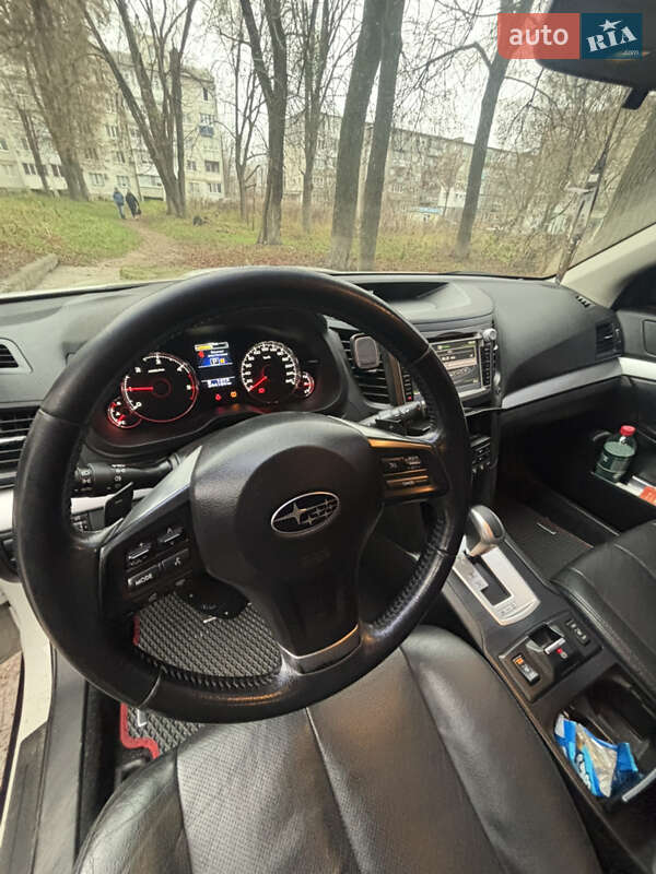 Универсал Subaru Outback 2014 в Житомире