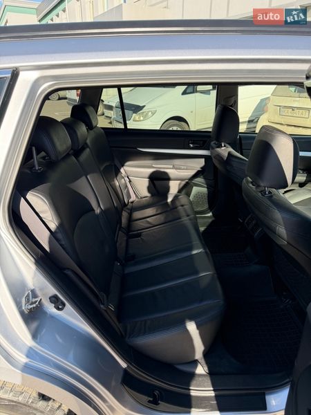 Универсал Subaru Outback 2012 в Киеве