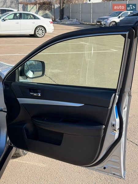 Универсал Subaru Outback 2012 в Киеве