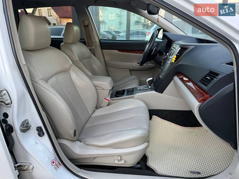 Універсал Subaru Outback 2011 в Хмельницькому