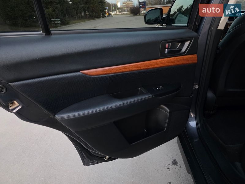 Універсал Subaru Outback 2012 в Тернополі