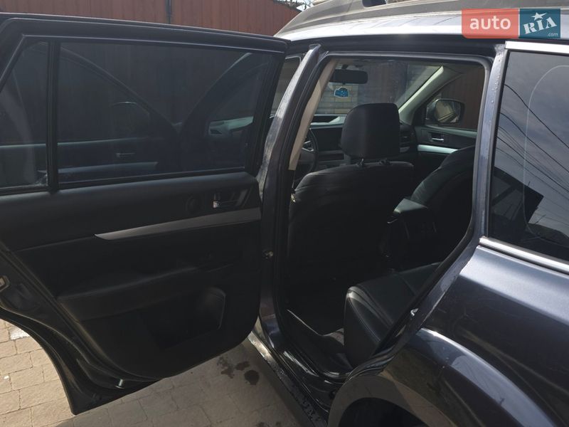 Универсал Subaru Outback 2011 в Черновцах