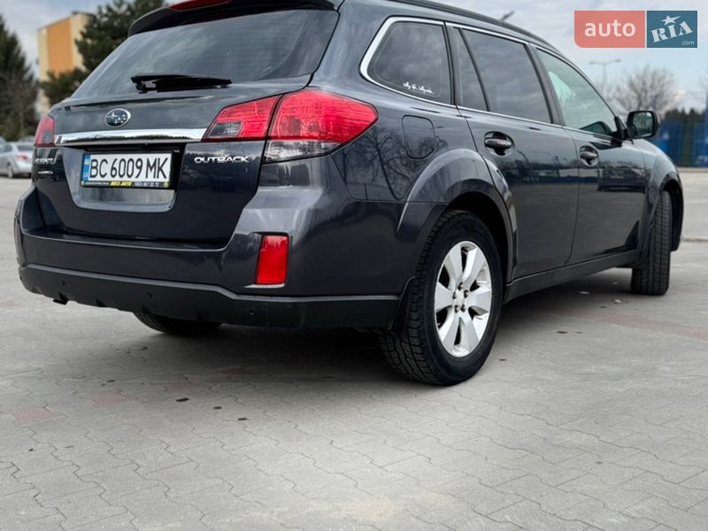 Универсал Subaru Outback 2010 в Львове