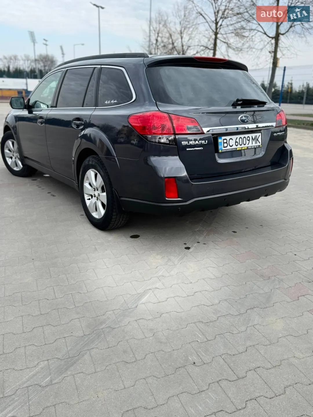 2010 Subaru Outback - мініатюра 9