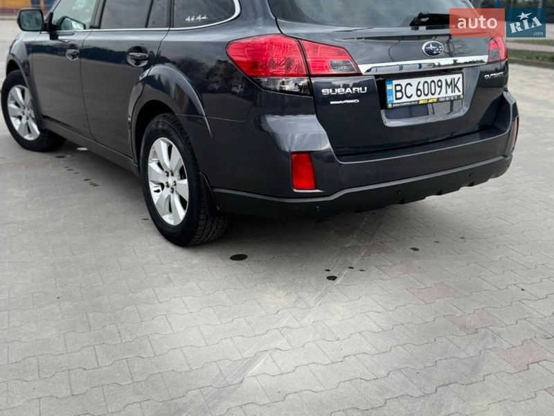 Универсал Subaru Outback 2010 в Львове