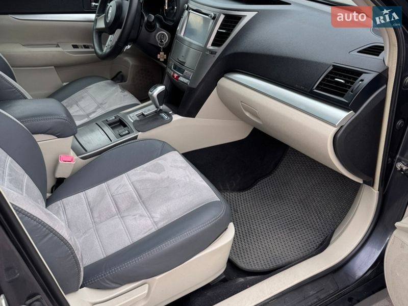 Универсал Subaru Outback 2010 в Львове