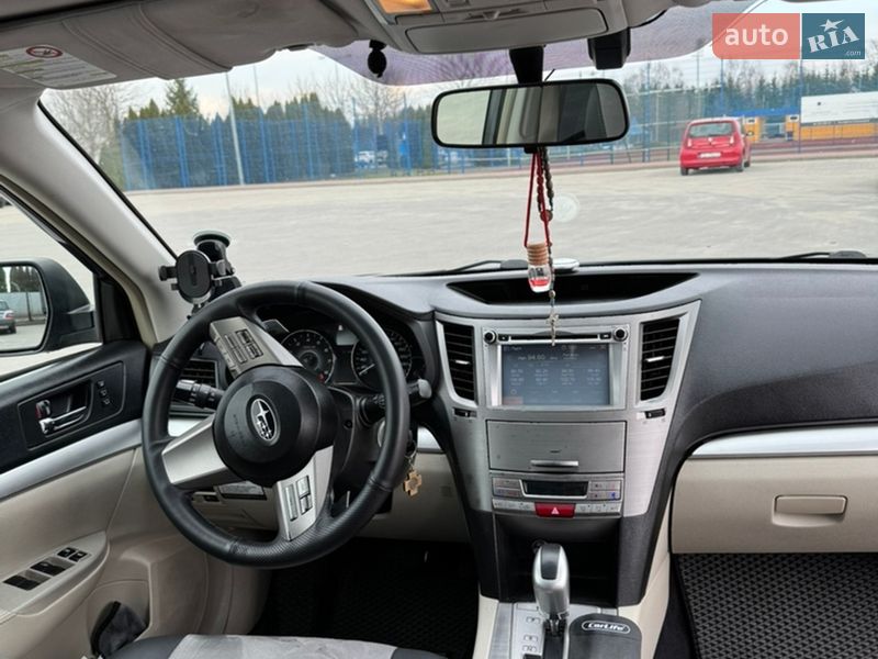 Универсал Subaru Outback 2010 в Львове