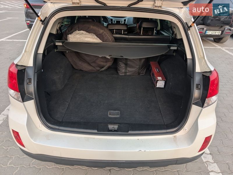 Универсал Subaru Outback 2010 в Ивано-Франковске