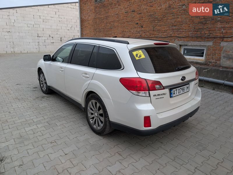 Универсал Subaru Outback 2010 в Ивано-Франковске