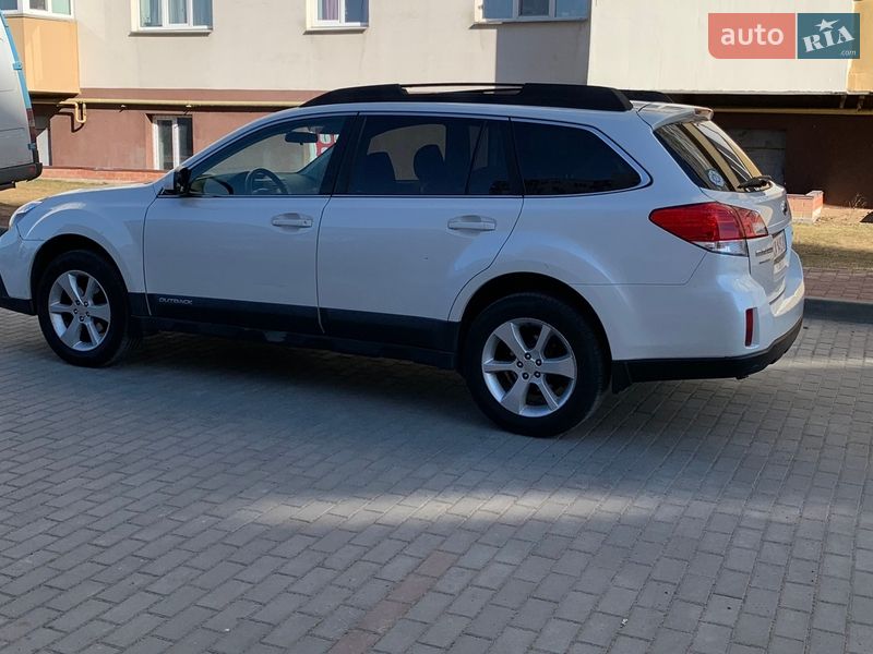 Универсал Subaru Outback 2013 в Вишневом фото 5 Универсал Subaru Outback 2013 в Вишневом