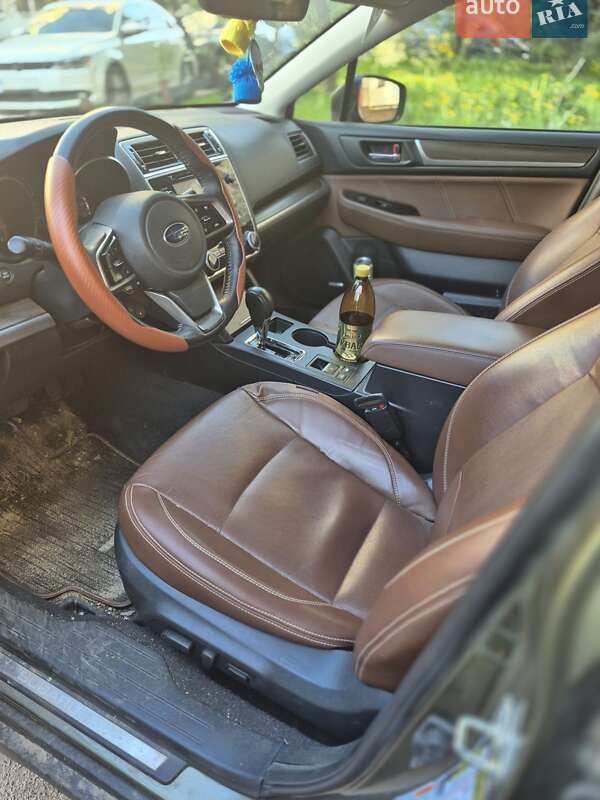 Универсал Subaru Outback 2017 в Киеве