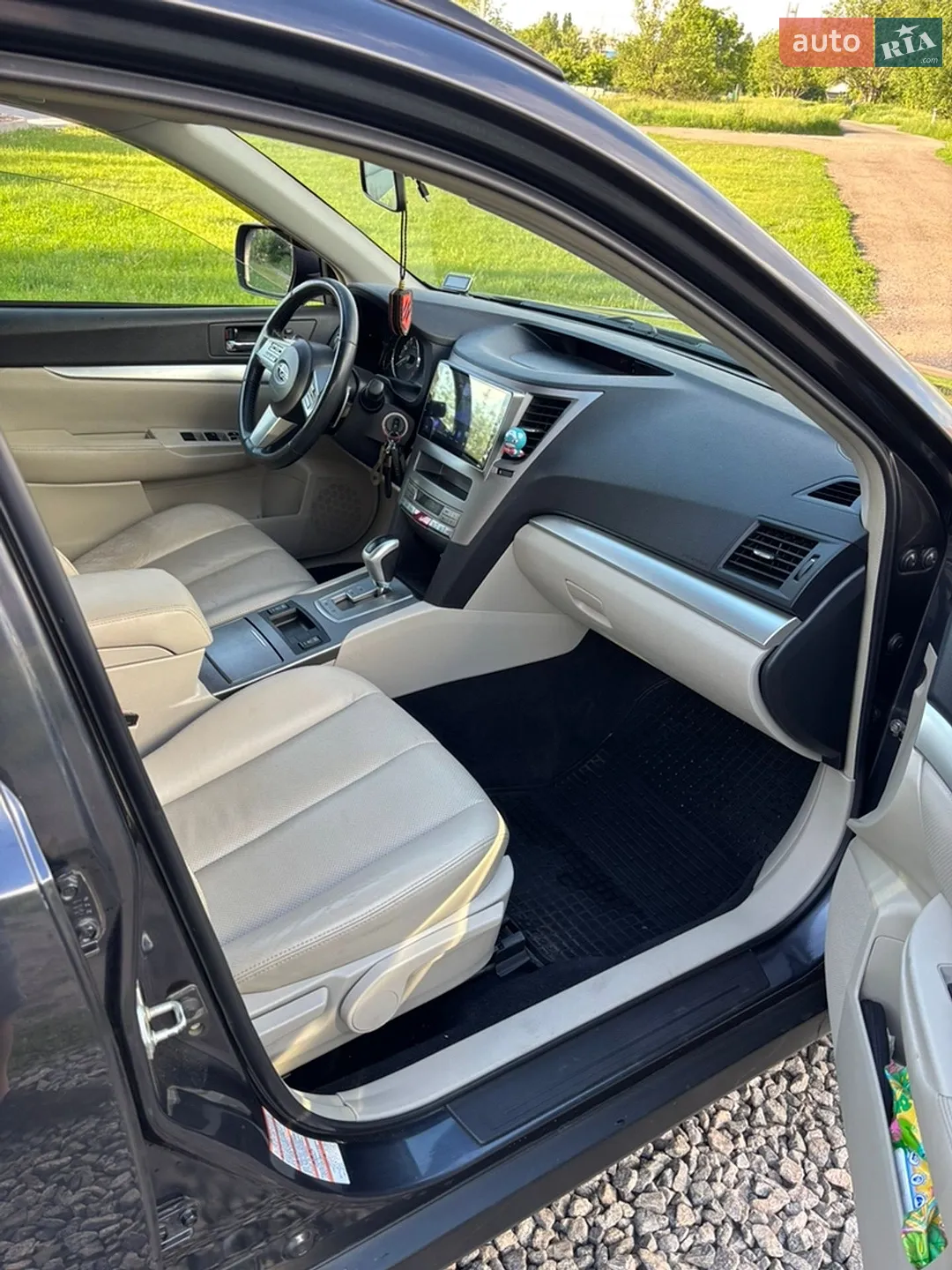 2011 Subaru Outback - мініатюра 12