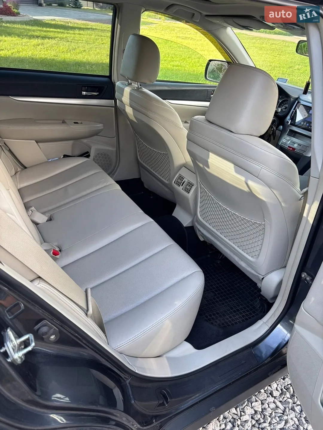2011 Subaru Outback - мініатюра 13