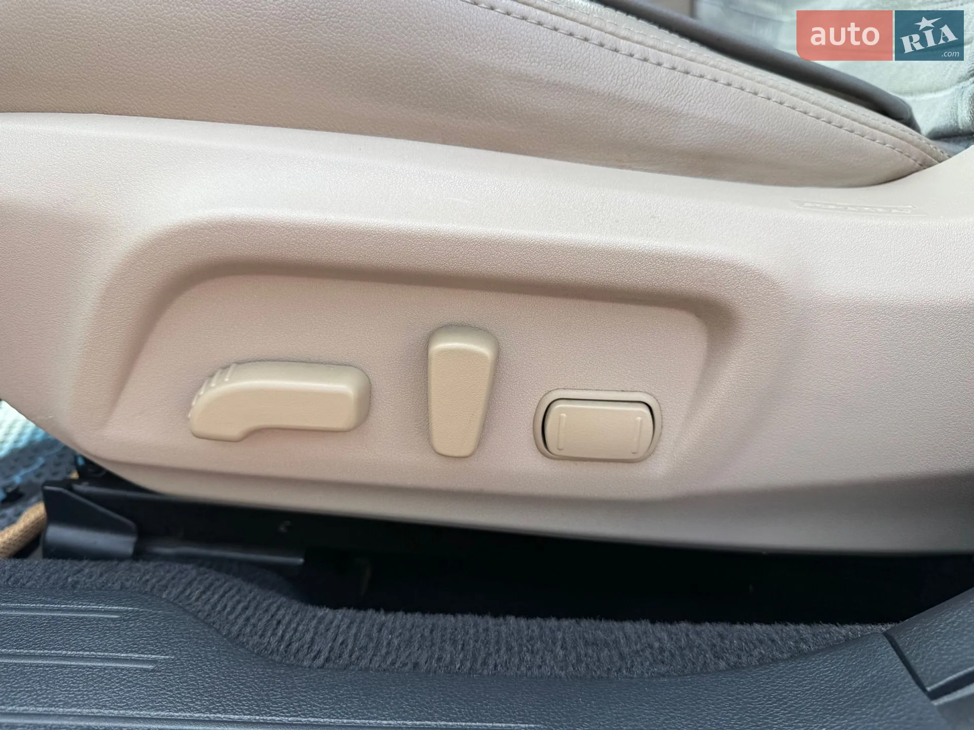 2018 Subaru Outback - мініатюра 16