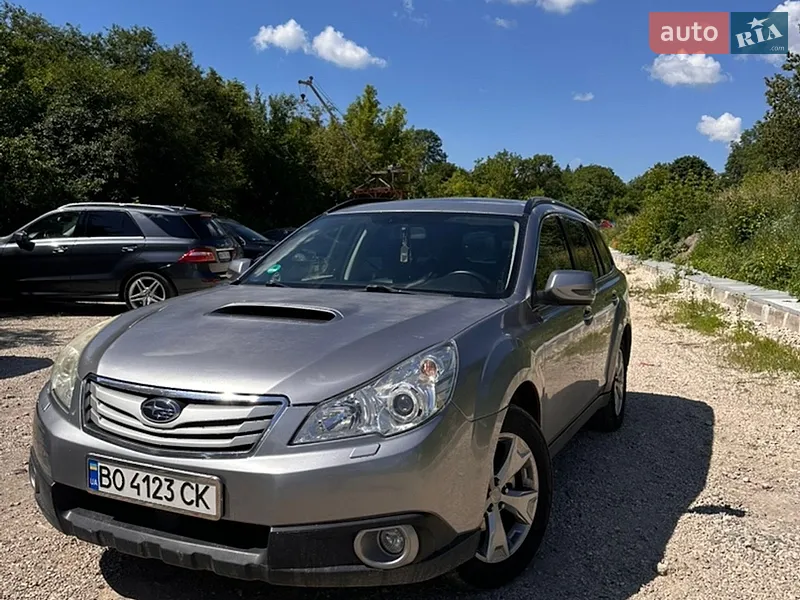 Subaru Outback 2011
