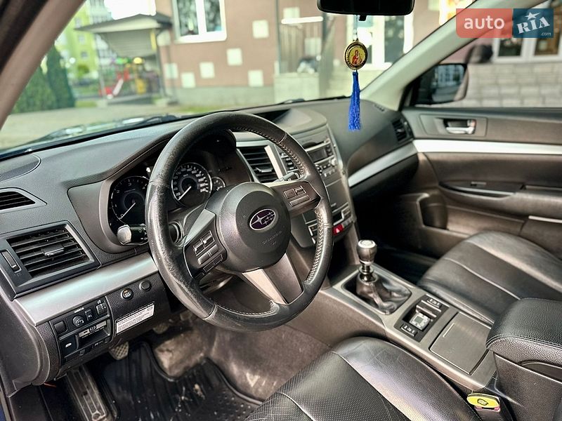 Универсал Subaru Outback 2010 в Львове