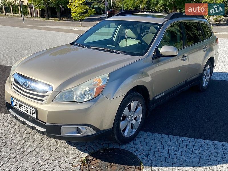Универсал Subaru Outback 2010 в Львове