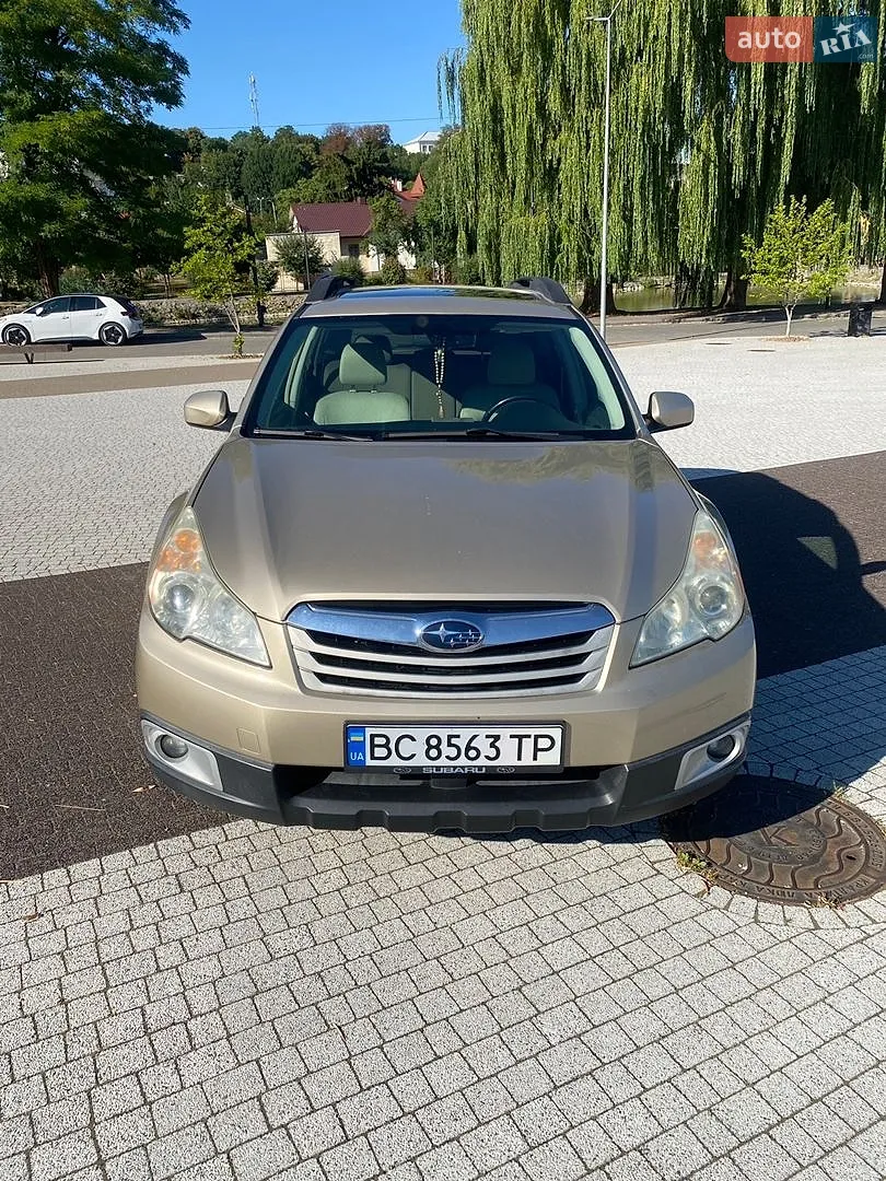 2010 Subaru Outback - мініатюра 2