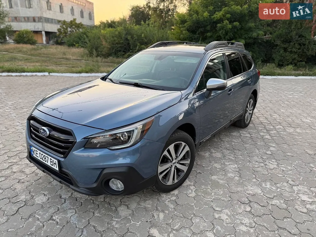 2017 Subaru Outback - мініатюра 2