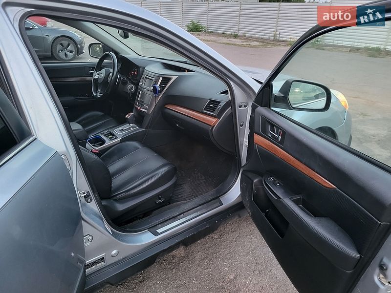 Универсал Subaru Outback 2012 в Ровно