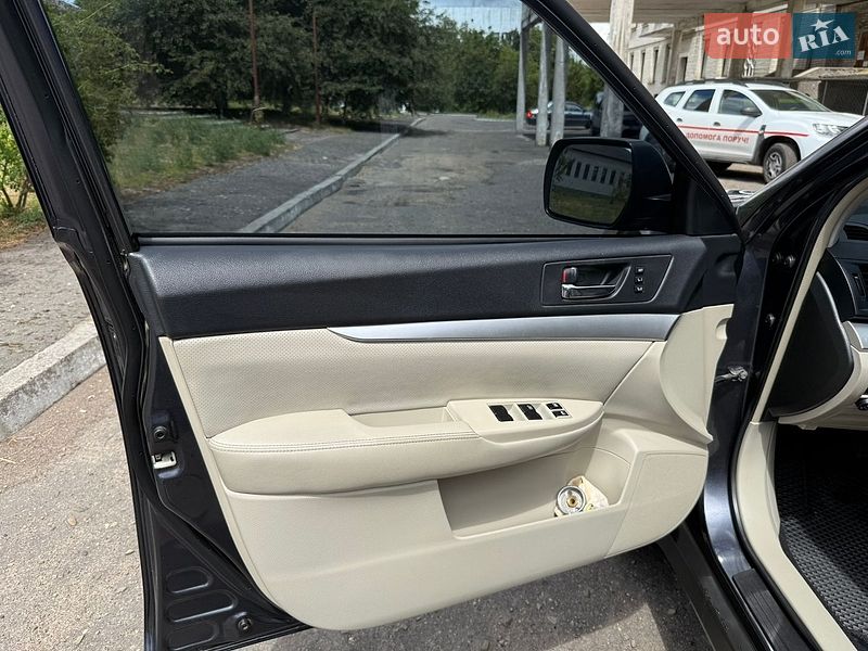 Универсал Subaru Outback 2011 в Шептицькому