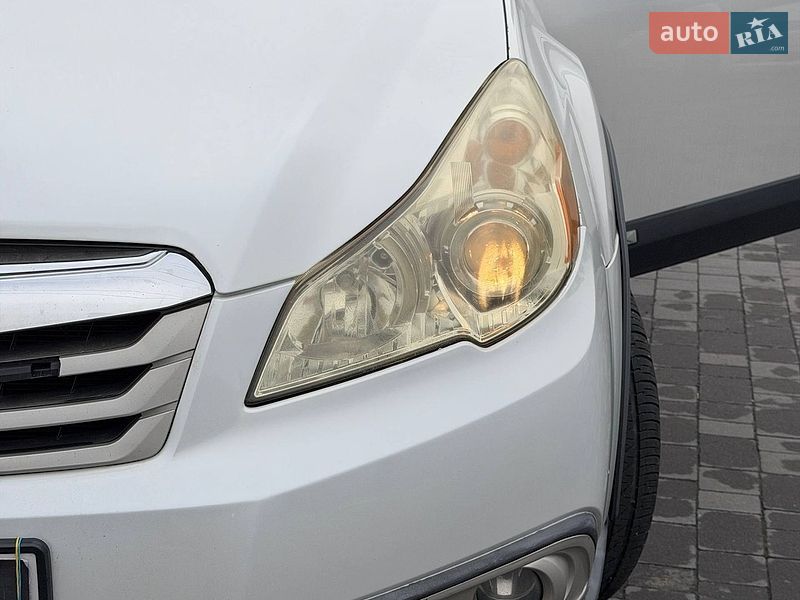 Универсал Subaru Outback 2010 в Львове