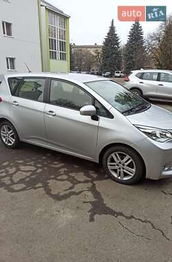 Хэтчбек Subaru Trezia 2013 в 