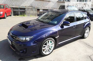 Хэтчбек Subaru WRX STI 2011 в Киеве