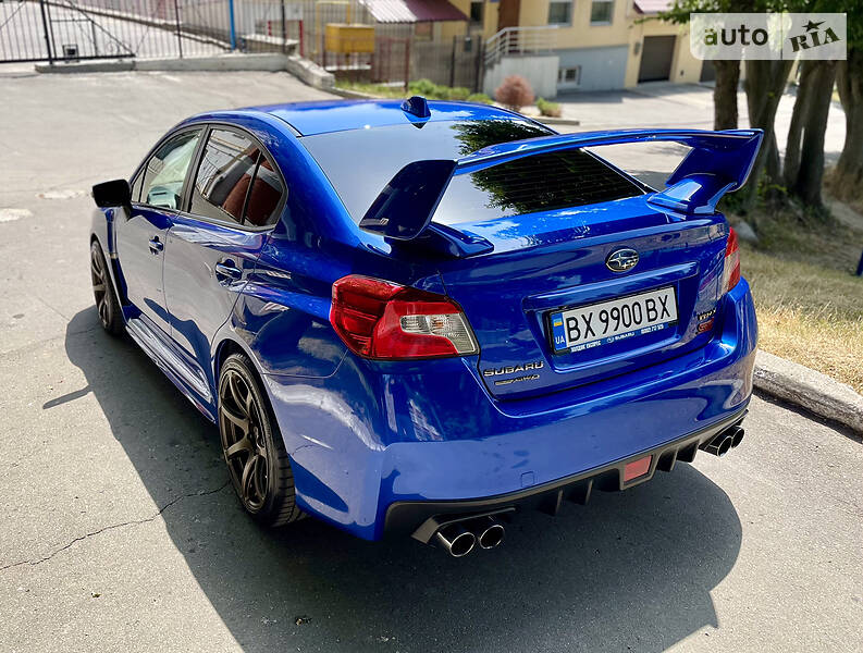 Черная субару wrx sti